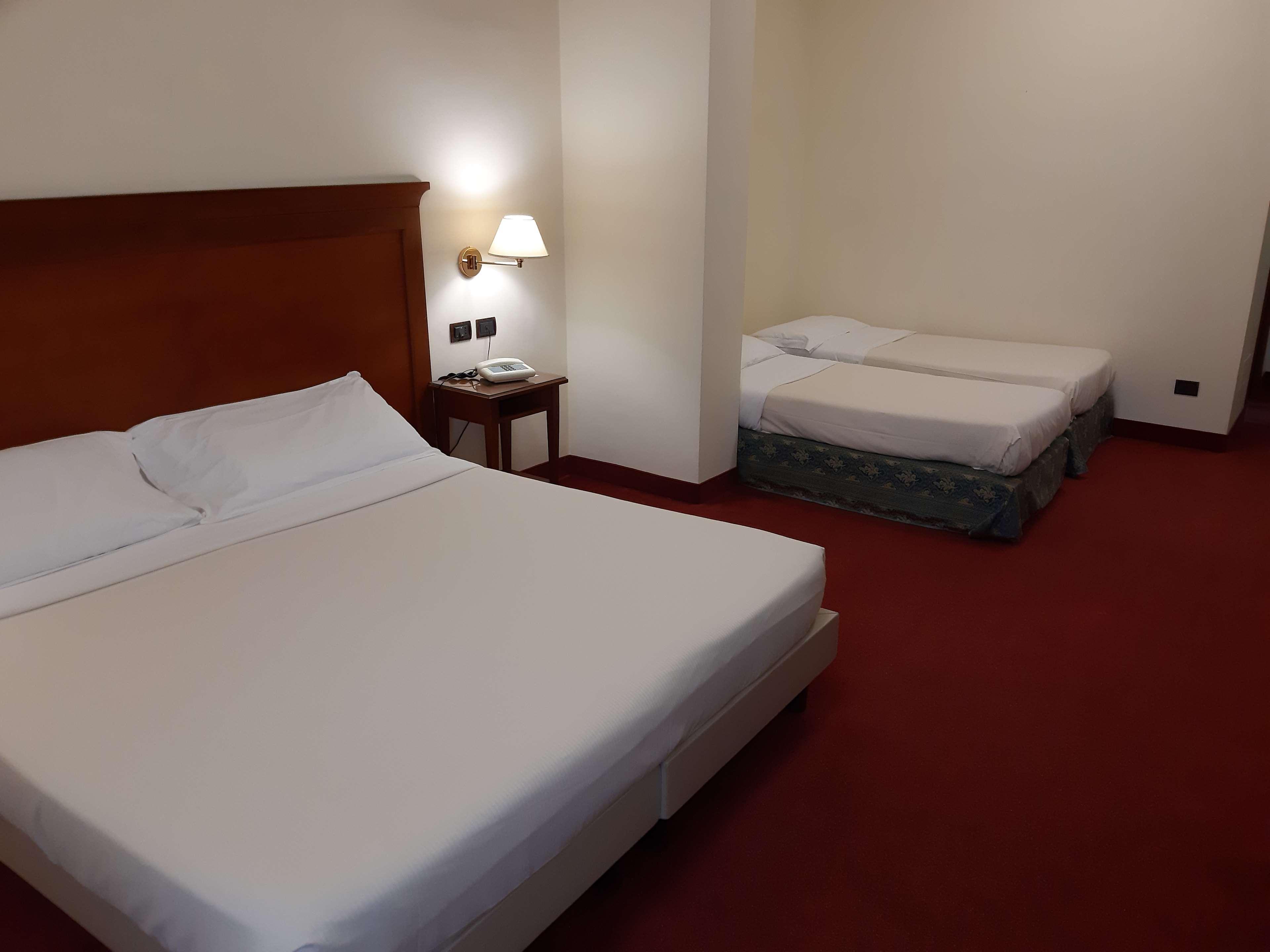 Hr Hotel 4*