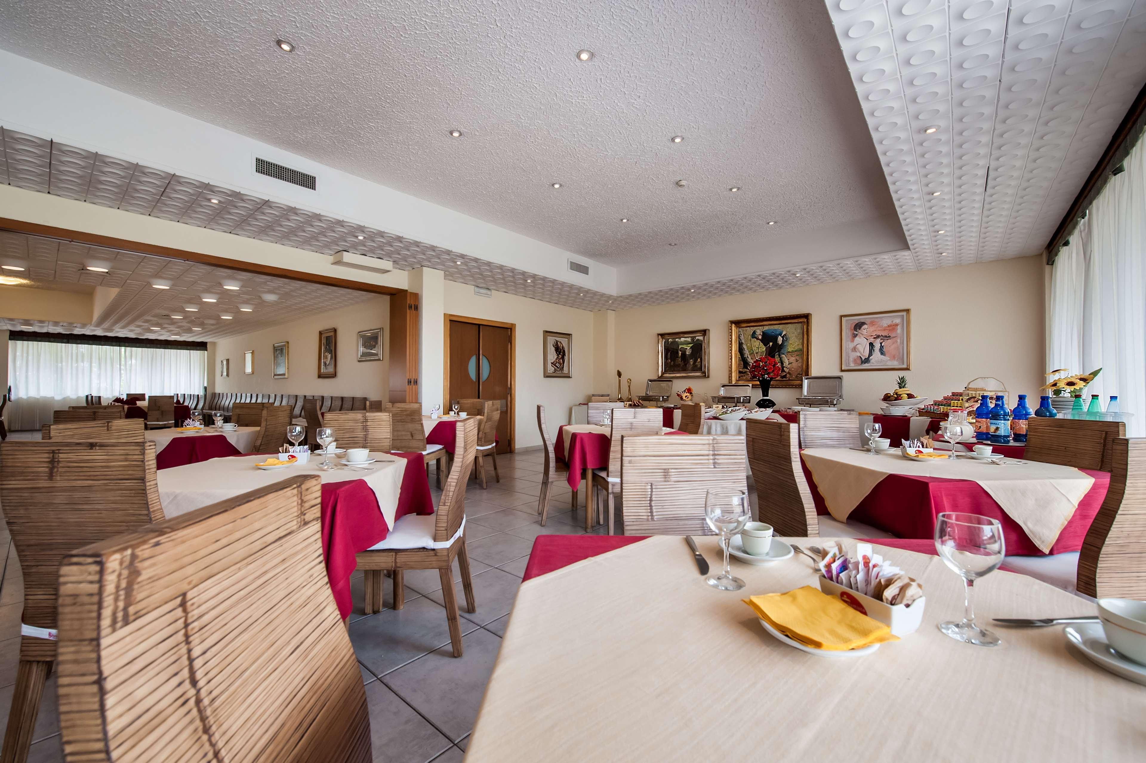 Hr Hotel 4*