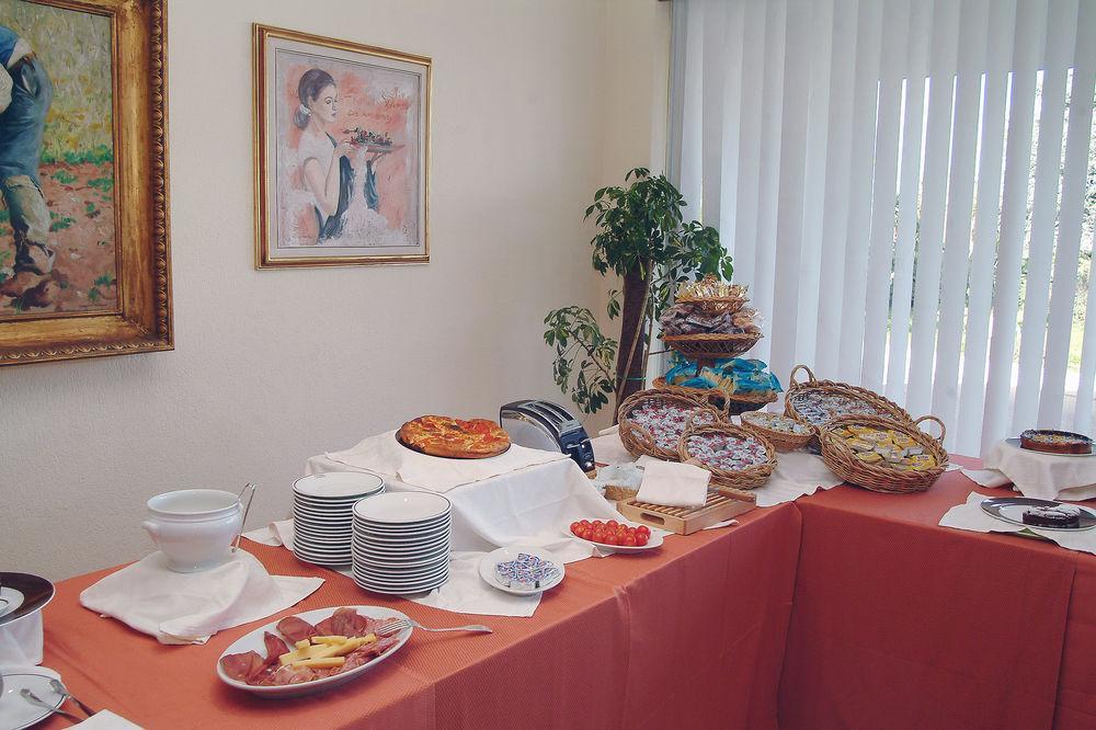 Hr Hotel 4*