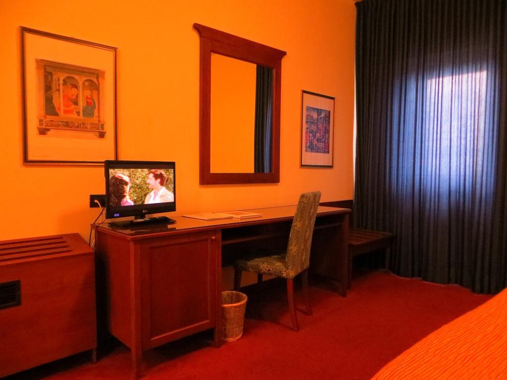 Hr Hotel