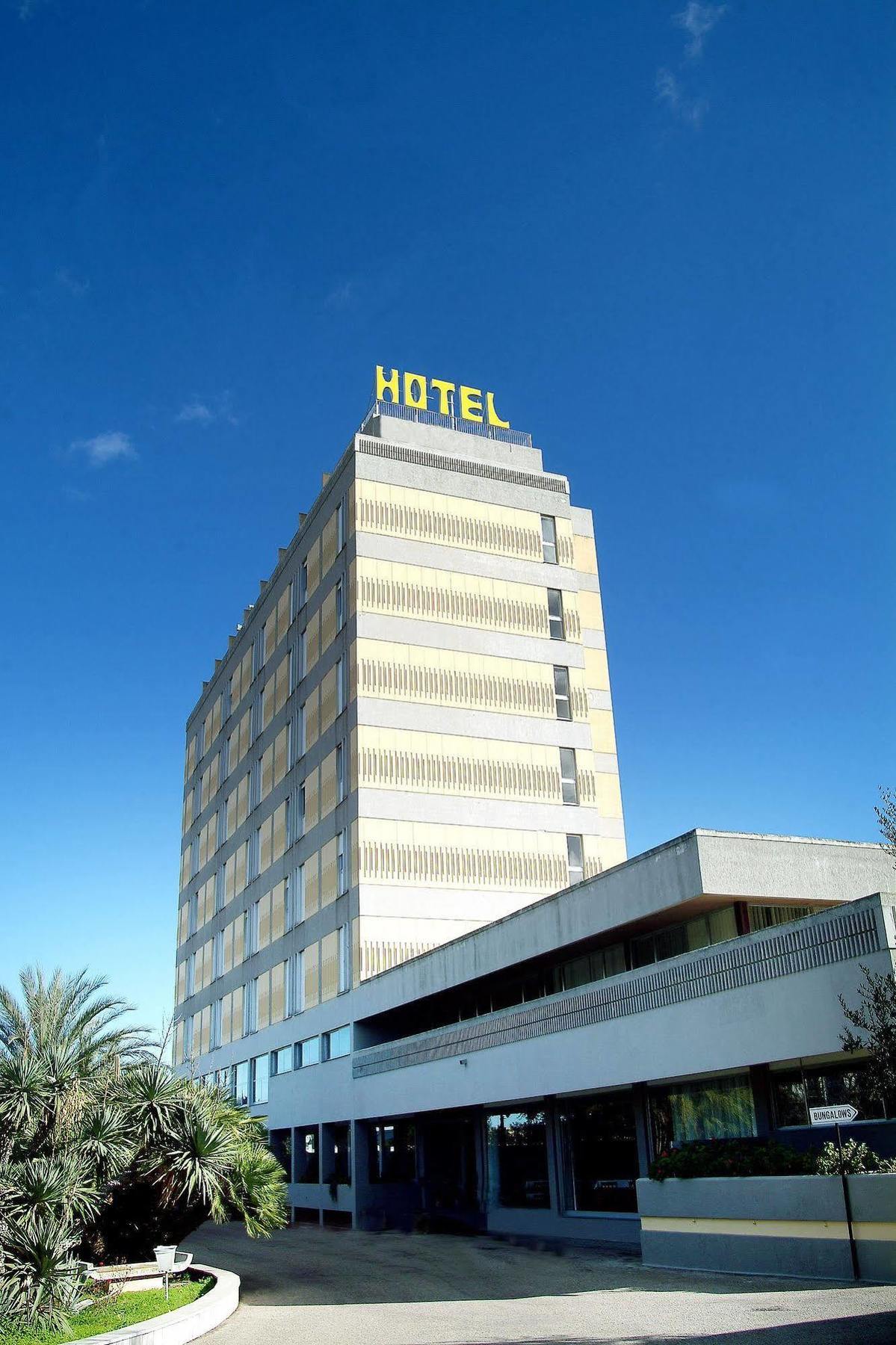 Hr Hotel 4*